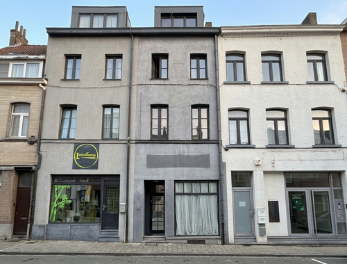                                         Usage mixte à louer à Auderghem, € 2.700
