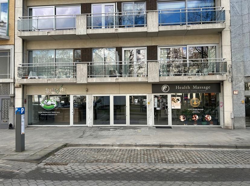 Bedrijfsvastgoed te koop in Amerikalei 11-13,
                    2000 Antwerpen