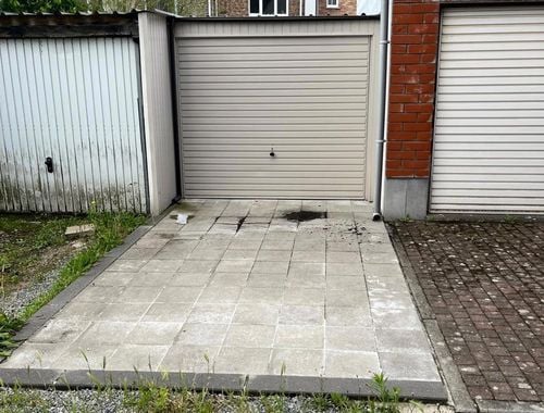                                         Box à louer à Lodelinsart, € 70
