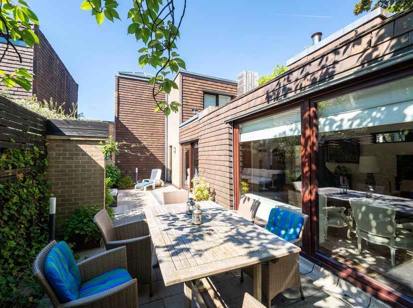 LOUVAIN-LA-NEUVE, Biéreau - agréable maison (3CH/1 SDD/1 SDB/Bureau) située dans un lieu résidentiel particulièrement recherché, près d’une plaine ver