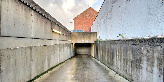 Garage te koop in 7700 Moeskroen