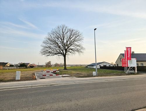                                         Bouwgrond te koop in Oostkamp, € 235.000
