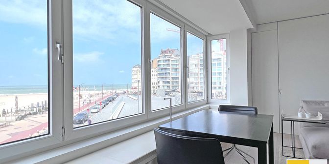 Appartement te koop in Zeedijk-Albertstrand 557 bus 21, 8300 Knokke