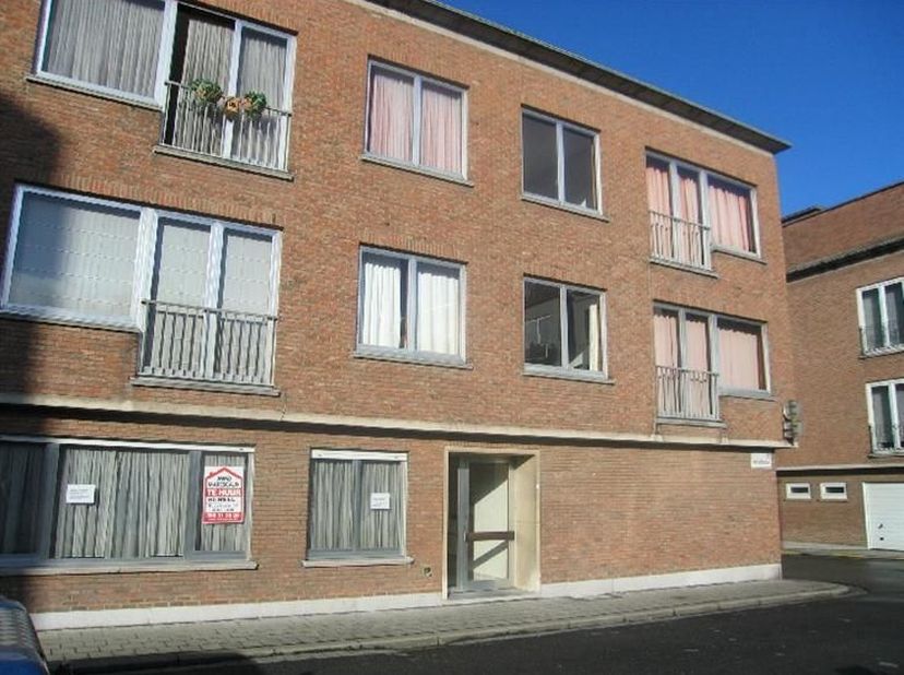 Garage à louer à Oude Kasteelstraat 12,
                    8500 Kortrijk