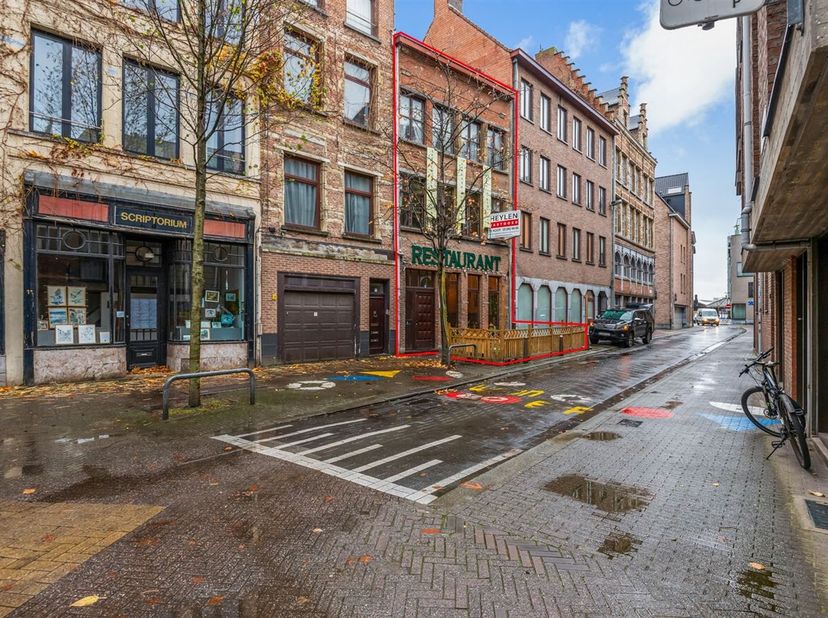 Bien professionnel à vendre
                    à 2000 Antwerpen