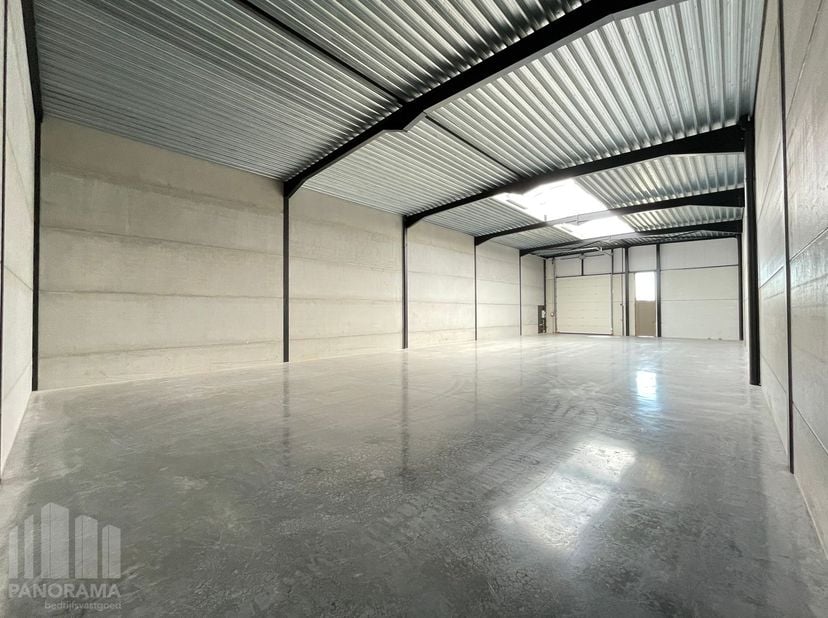 Op zoek naar een bedrijfsruimte waarin u meteen kan starten? Bedrijvenpark "BAZUIN" biedt 75 instapklare KMO-units te koop, met oppervlaktes van 60 m²