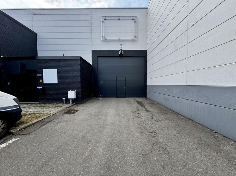 Bien professionnel à louer à Luithagen-Haven 2,
                    2030 Antwerpen