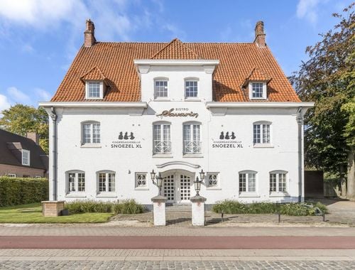                                         Bien commercial à louer à Roeselare, € 3.500

