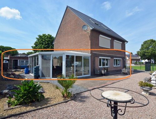                                         Gelijkvloers app. te huur in Kinrooi, € 985
