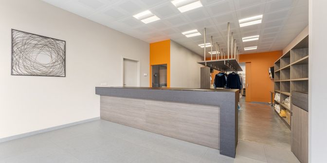 Bedrijfsvastgoed te huur in Groene-Herderstraat 1, 8800 Roeselare