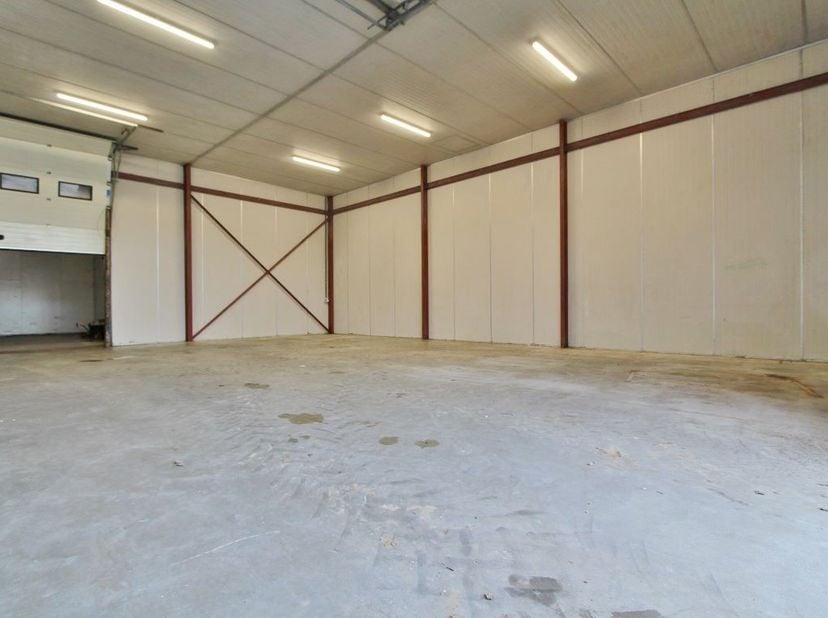 Bien professionnel à louer
                    à 3870 Rukkelingen-Loon