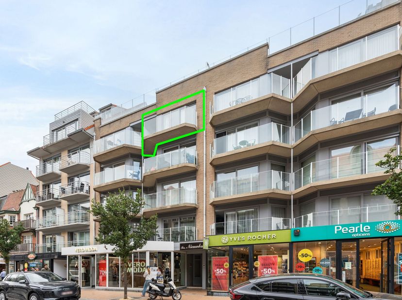 Op zoek naar een appartement aan zee met een uitstekende ligging? Dit verzorgde appartement op de vierde verdieping van Residentie Nieuwbries bevindt