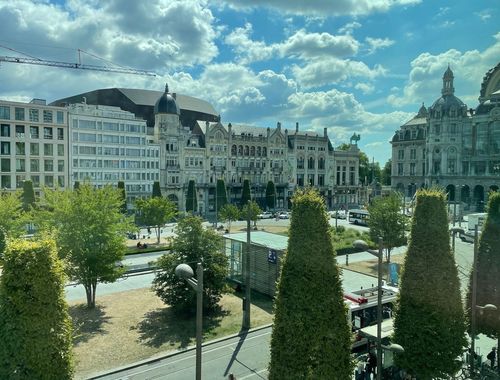                                         Bureaux à louer à Antwerpen, € 9.674
