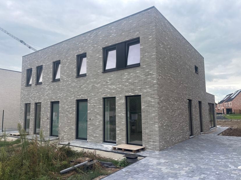 KEUKENACTIE: <br />
399.000 euro exclusief keuken - de koper is vrij om keukenbouwer zelf te kiezen of in samenspraak met de ontwikkelaar<br />
Het pr