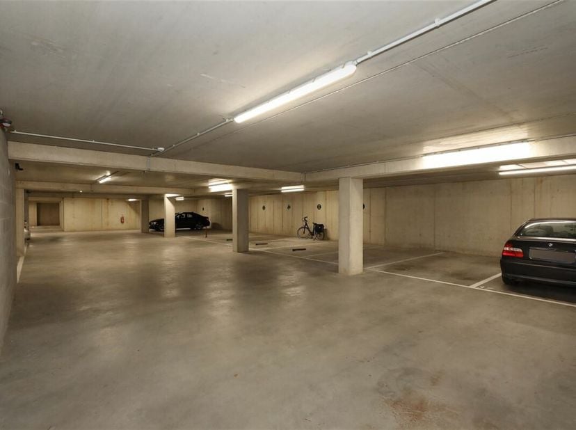 Garage à louer
                    à 3730 Hoeselt