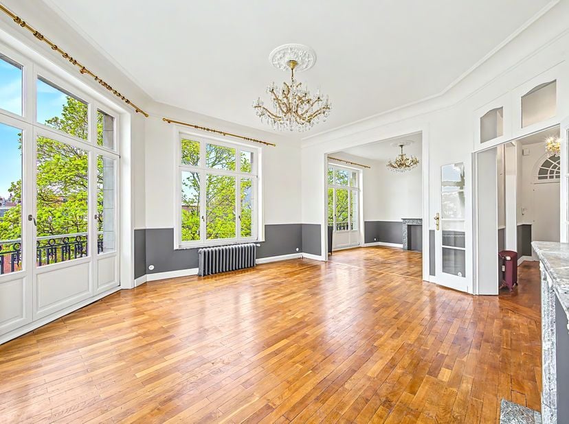 Appartement te koop in ,
                    1050 Elsene