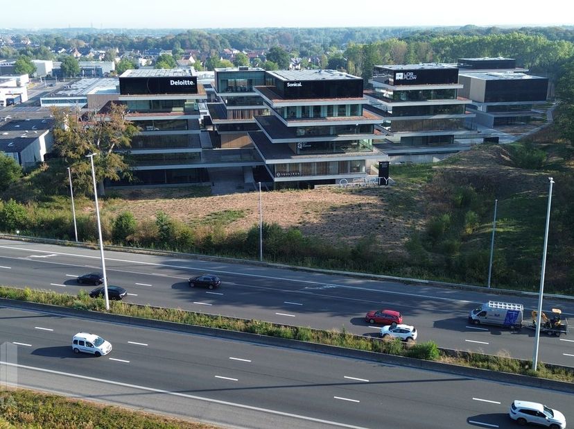 Bedrijfsvastgoed te huur in Kapellestraat 130-144,
                    8020 Oostkamp