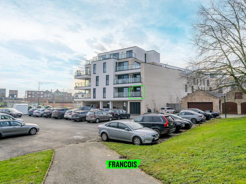 Dit volledig afgewerkt appartement is gelegen op het eerste verdiep van Residentie Patersvat.<br />
Het appartement heeft een uiterst goede verbinding