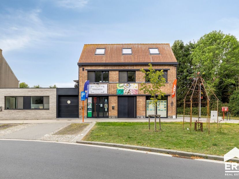 Bien professionnel à vendre à Dorpsstraat 105,
                    8470 Snaaskerke