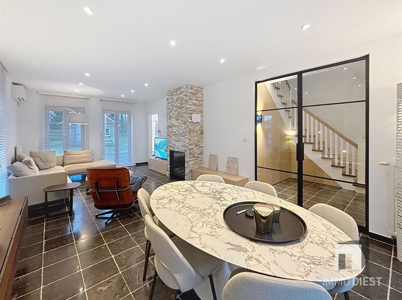 Klasse villa met moderne inrichting in Paal: architectuur, luxe en ruimte in een groene setting<br />
De villa is volledig instapklaar waarbij de hig