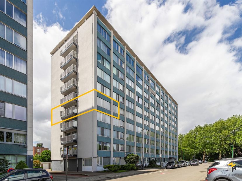 Te renoveren appartement (119 m²) met 3 slaapkamers en terras (5 m²) in Deurne.<br />
Hier woon je aan de voet van het Rivierenhof. Dankzij de vlotte