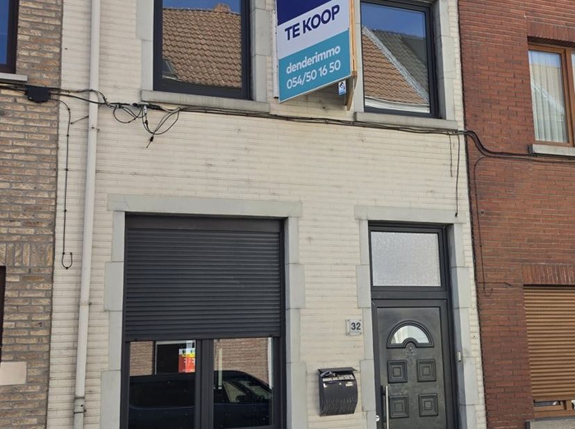 Huis te koop in Ledebaan 32,
                    9300 Aalst