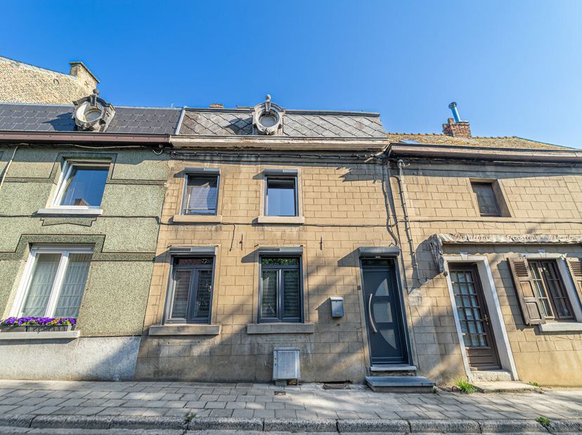 Huis te koop
                    in 6111 Landelies