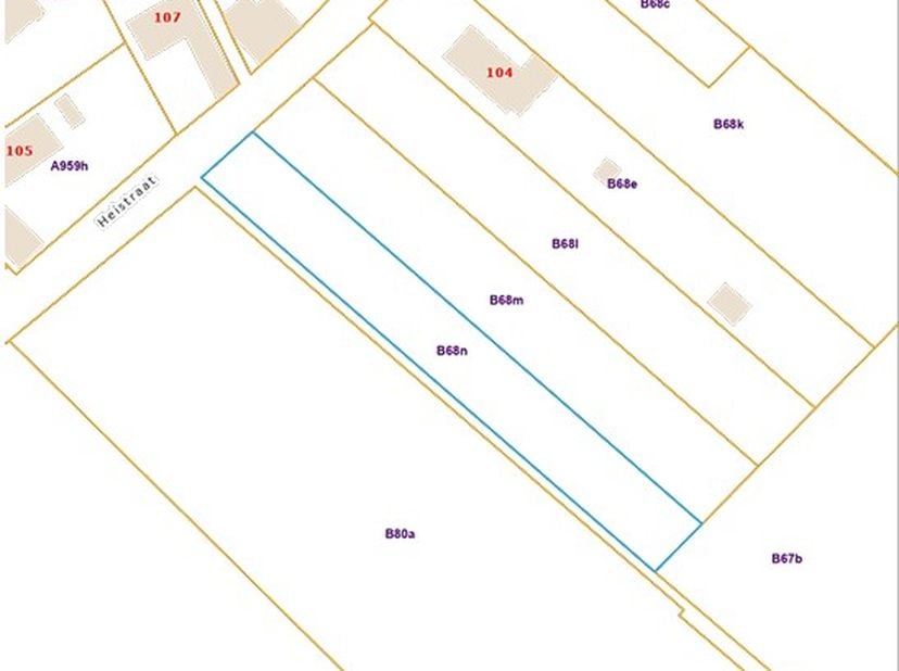 NIET VERPACHTE LANDBOUWGROND -<br />
Niet verpacht, geen erfdienstbaarheden.<br />
Voorkooprecht i.v.v. De Vlaamse Waterweg.
