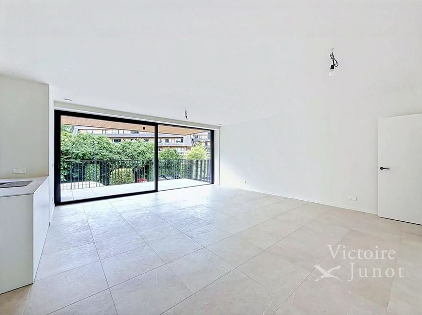 Présenté par Élisabeth du Chastel : 0495 79 78 58 / elisabeth.duchastel@victoire.be<br />
Victoire Junot vous propose à Woluwe-Saint-Pierre ce nouveau