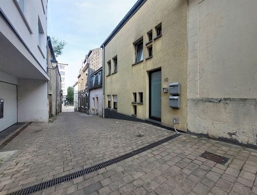                                         Appartement te huur in Arlon, € 830
