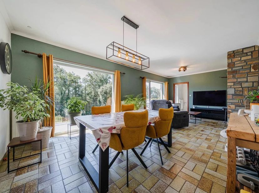 Maison à vendre à ,
                    5620 Florennes