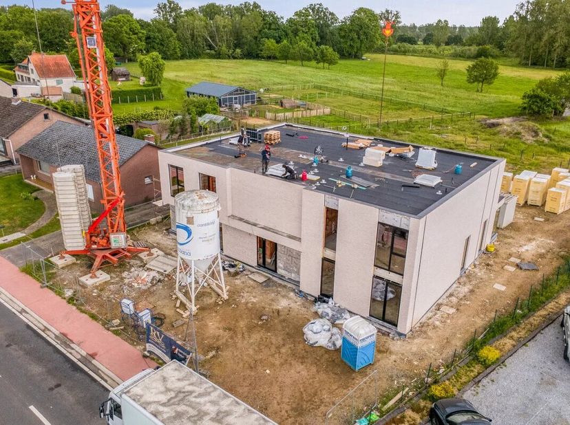 03 EXCLUSIEF GELIJKVLOERS NIEUWBOUWAPPARTEMENT MET 2 SLPKS EN RUIME TUIN IN LINKHOUT<br />
In het exclusieve nieuwbouwproject "Zwart Water" vindt u di