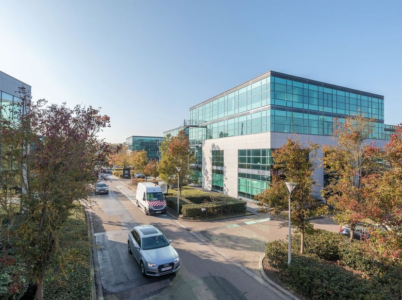 Bureau&amp;nbsp;de 383 m² à Vilvorde, stratégiquement situé à la première sortie de l'E19 en direction d'Anvers, près du Ring de Bruxelles (R0), ce qui pe