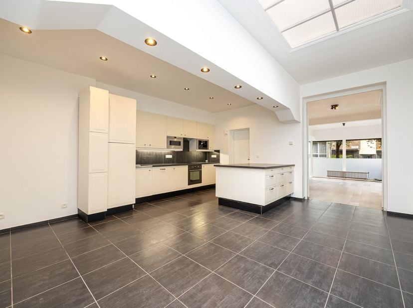 Appartement te koop in Provinciestraat 118 bus 001,
                    2018 Antwerpen