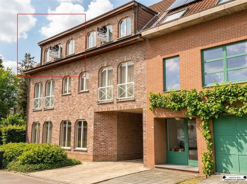 Gezellig dakappartement met groot zonneterras in kleinschalig gebouw<br />
In een verzorgd  gebouw met 5 appartementen bevindt zich dit aangenaam daka