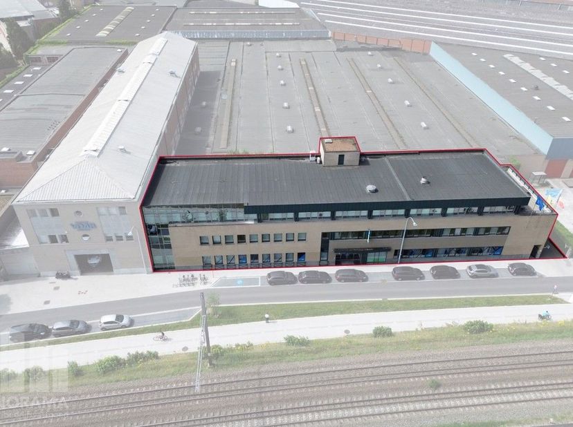 Bedrijfsvastgoed te koop in Guido Gezellelaan 7,
                    8800 Roeselare