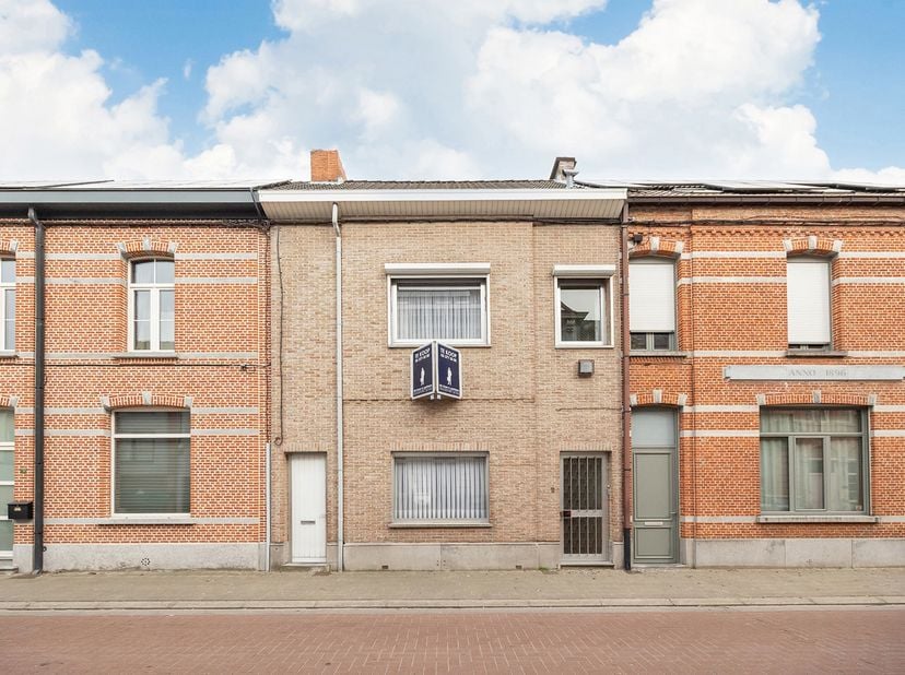 Huis te koop in Stationsstraat 11,
                    9220 Hamme