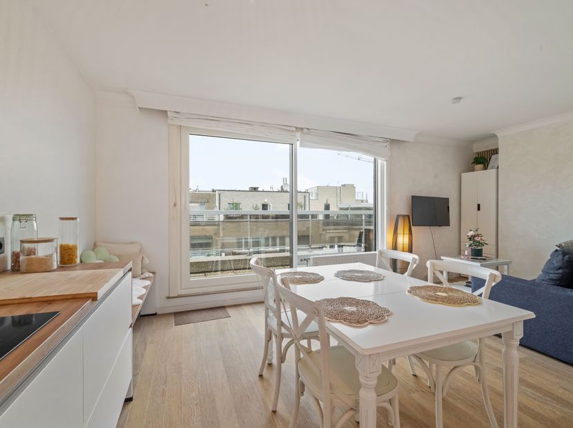 Appartement te koop in IJzerstraat 12 bus 0701,
                    8400 Oostende
