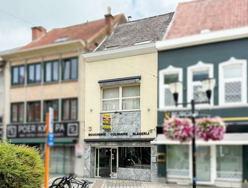                                         Bâtiment commercial à vendre à Renaix, € 330.000
