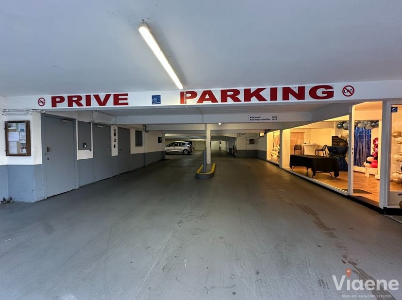 Garage à vendre
                    à 8400 Oostende