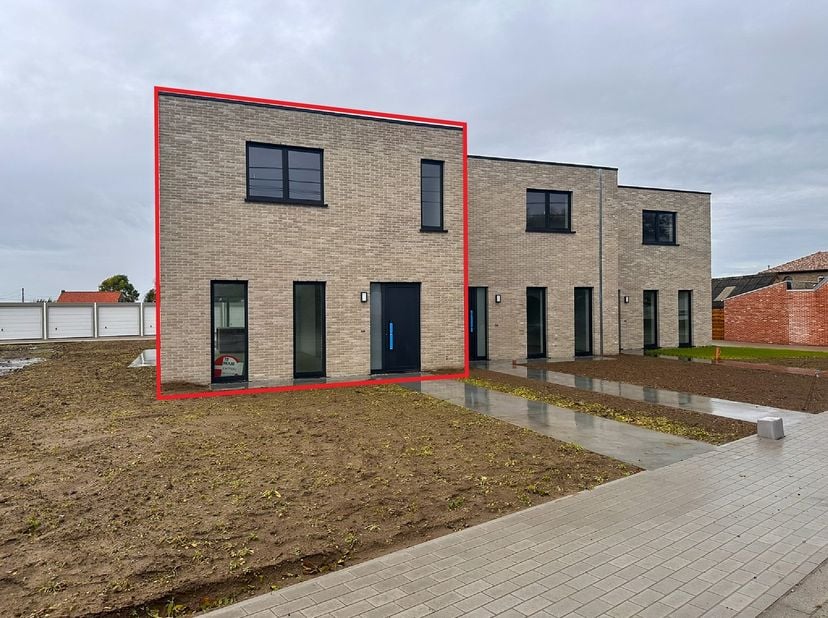 Huis te huur in Oostvleterenstraat 29 bus C,
                    8640 Woesten