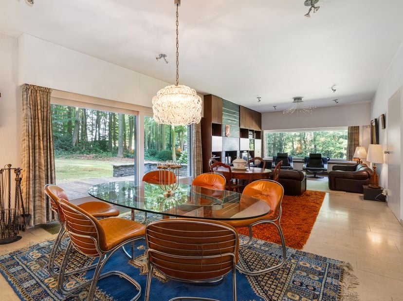 Uniek gelegen woning te koop in Maarkedal.<br />
In het groene en rustige Maarkedal bevindt zich deze ruime woning, gelegen aan de Rubberigtsbank. De