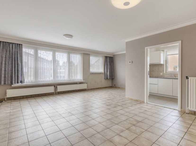 Découvrez cet appartement économe en énergie d'environ 74 m² situé sur le Roederdelft à Merksem. Situé au premier étage, vous pourrez profiter d'une m