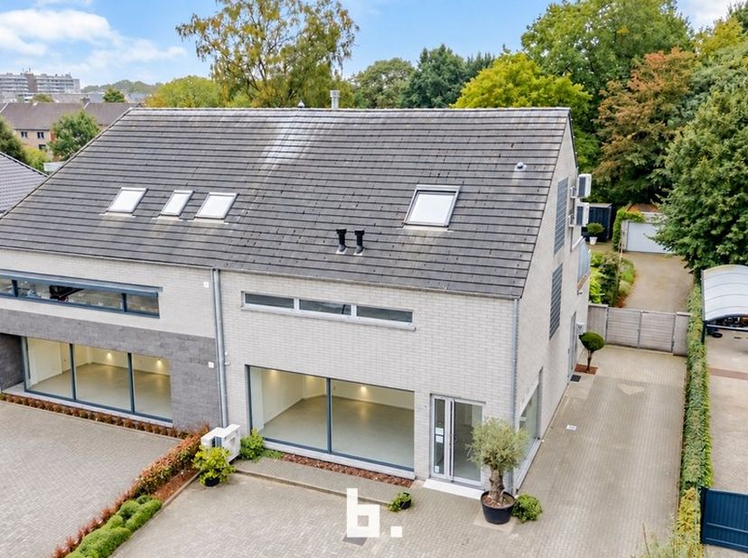 Bien professionnel à vendre à Prinses Jos.-Charlottelaan 52,
                    9100 Sint-Niklaas