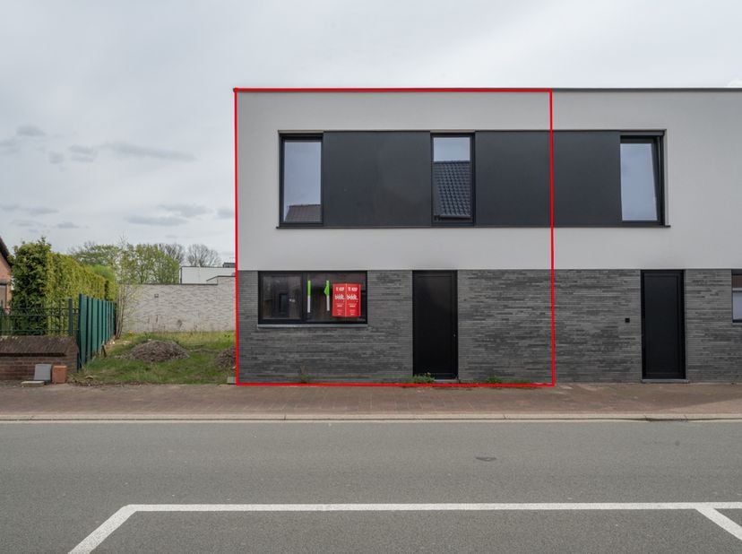 NIEUWBOUWWONIGN CASCO<br />
<br />
Online verkoop van een ruime nieuwbouwwoning in casco-staat (ruwbouwfase klaar - metselwerken, + dak inclusief faça