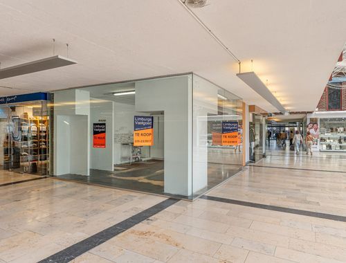                                         Handelszaak te huur in Genk, € 800
