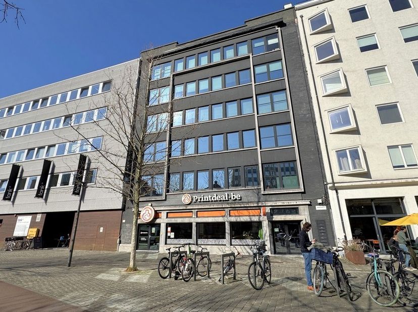 Bien professionnel à louer
                    à 2000 Antwerpen