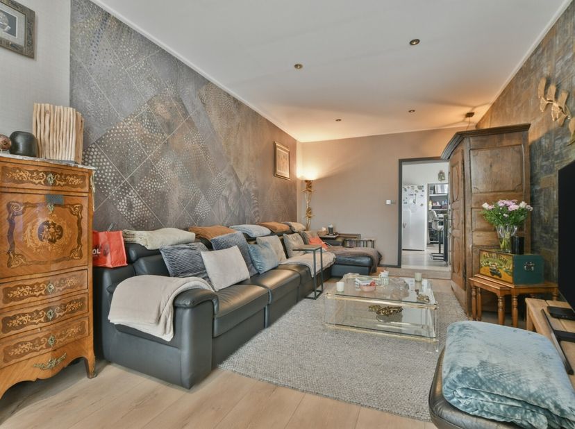 Karaktervol opbrengsteigendom met 4 appartementen op topligging in een zijstraat van de Grote Markt van Blankenberge, op wandelafstand van het centrum