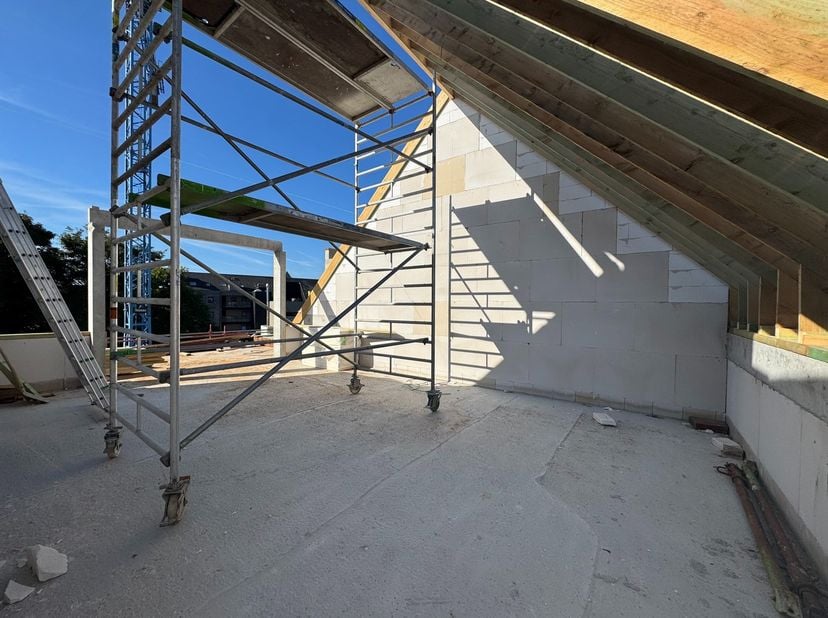 Exclusief penthouse<br />
Op de 3de verdieping van Residentie ‘De Voorburg’ bevindt zich dit uitzonderlijke penthouse waar ruimte, licht en comfort sa