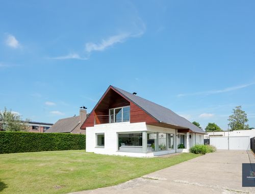                                         Bungalow te koop in Berlare, € 525.000
